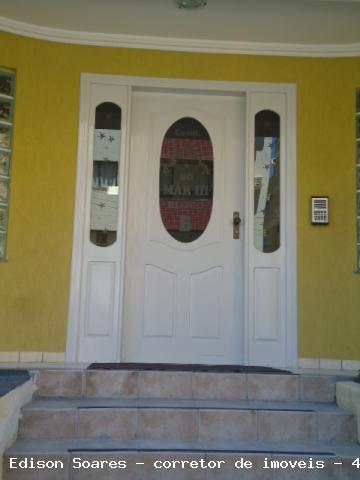 porta de entrada do edificio .