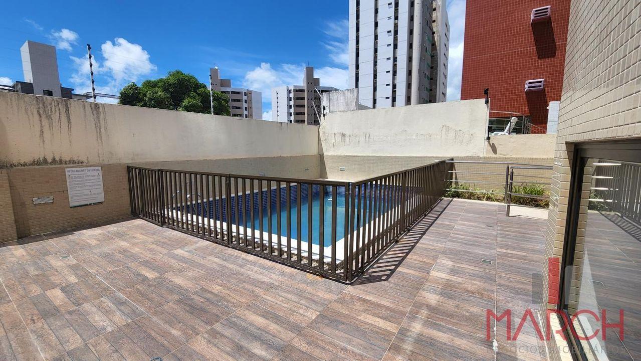 piscina do condomnio