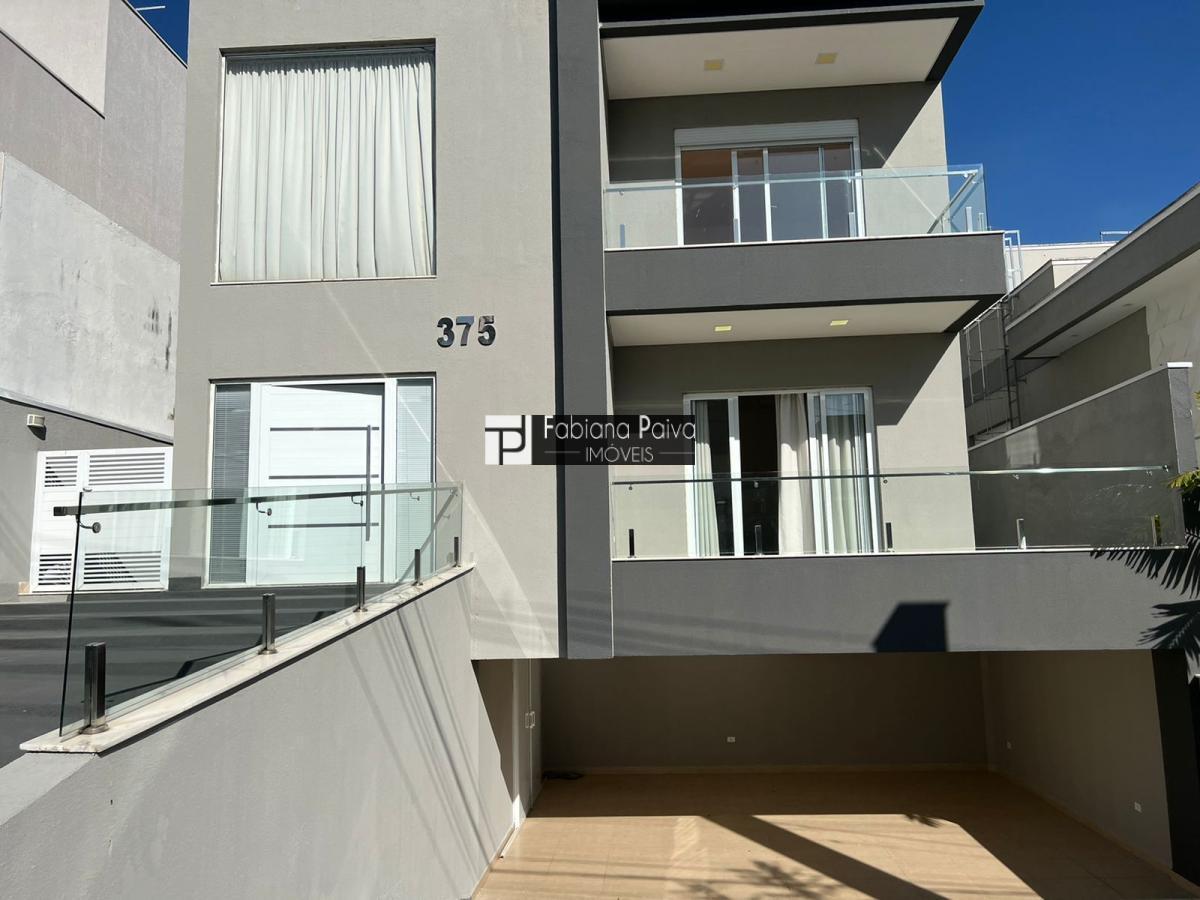 Casa em Condom�nio