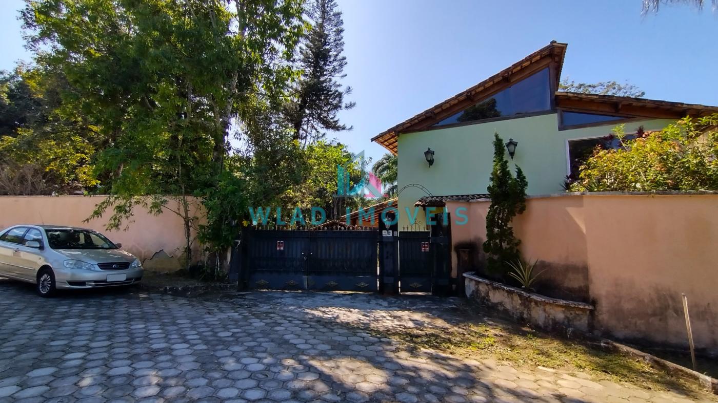 Rua tranquila sem sada