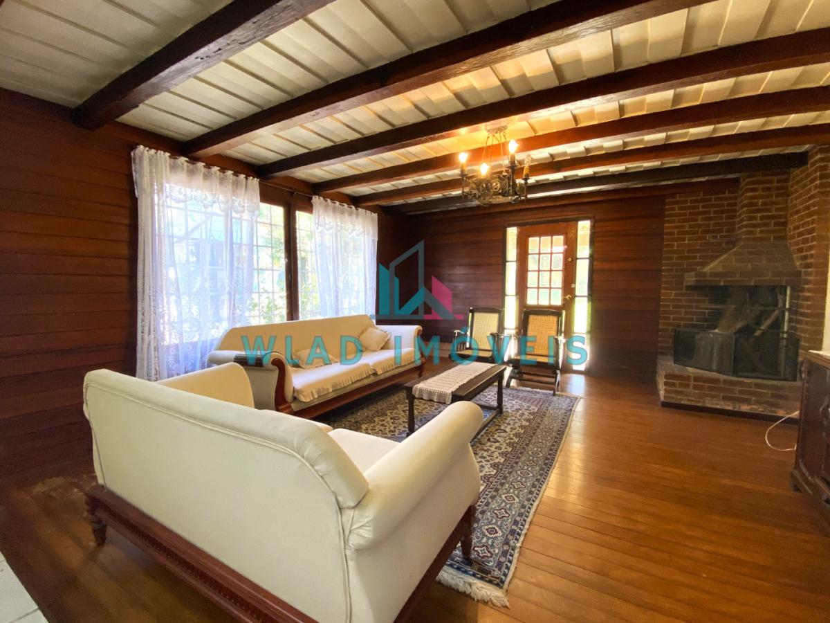 Sala de estar com lareira
