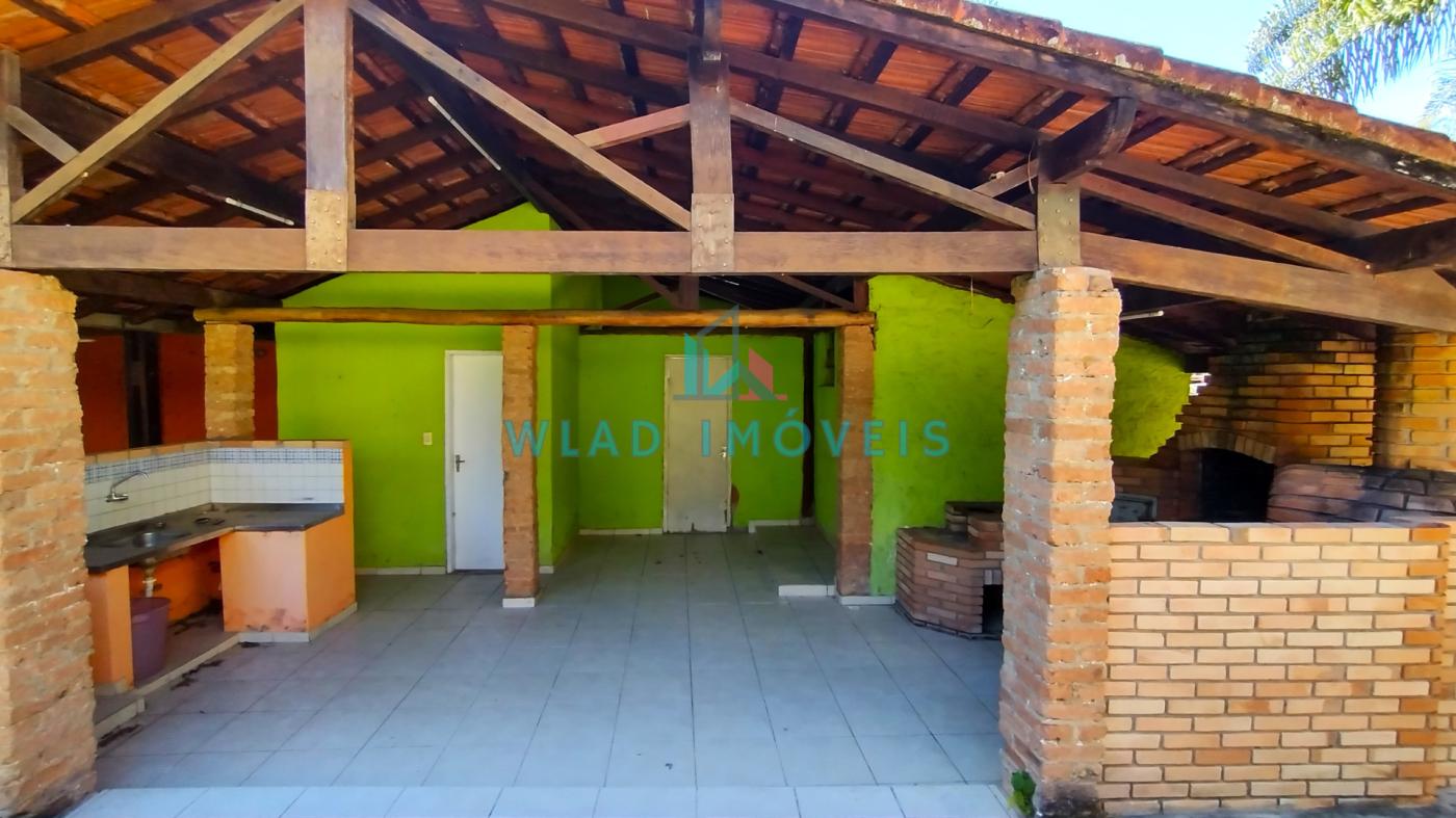 rea da churrasqueira e forno de pizza