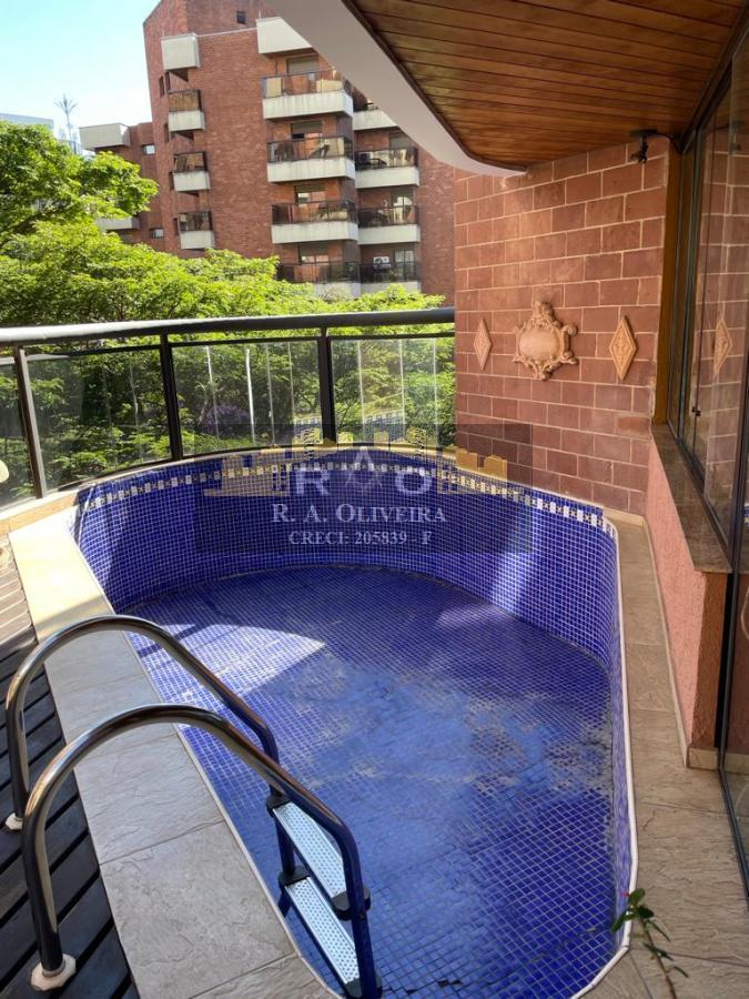 piscina na varanda do apartamento