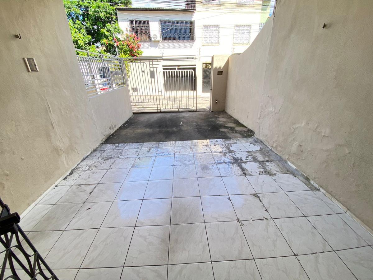 Casa para Locação - Fortaleza, Parquelândia, 2 dormitórios, 1 banheiro, 1 vaga