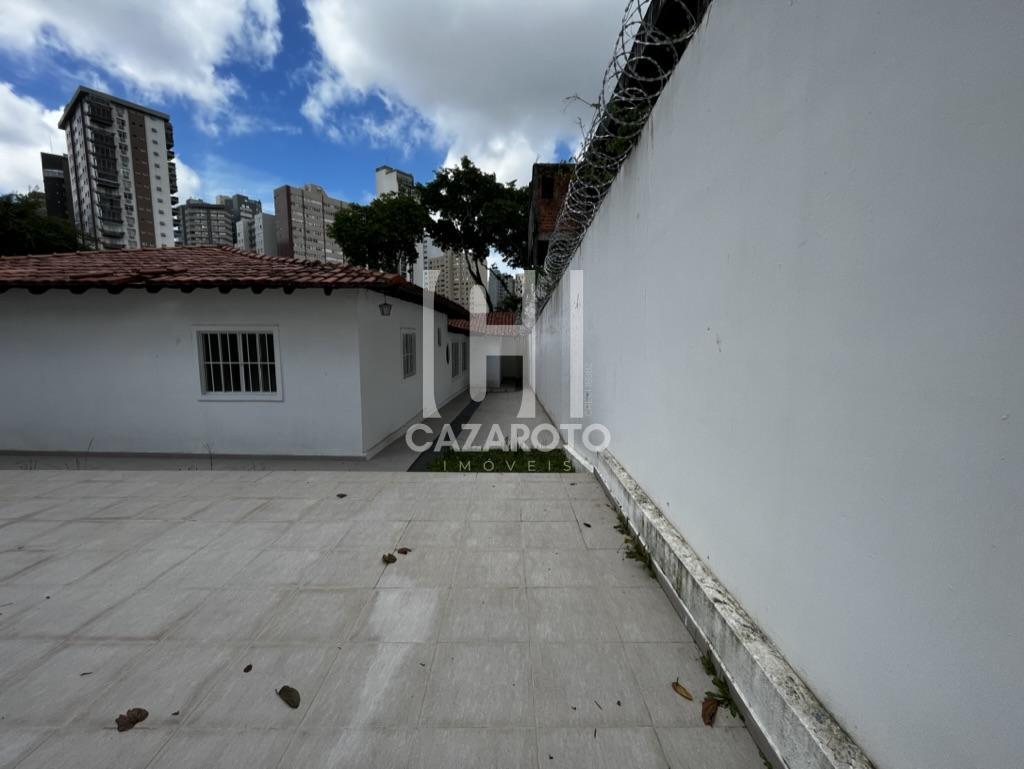 CASA COMERCIAL PARA LOCAO na Avenida Cndido Hartmann, no Bigorrilho emCuritiba / PR com328,00 m de rea total