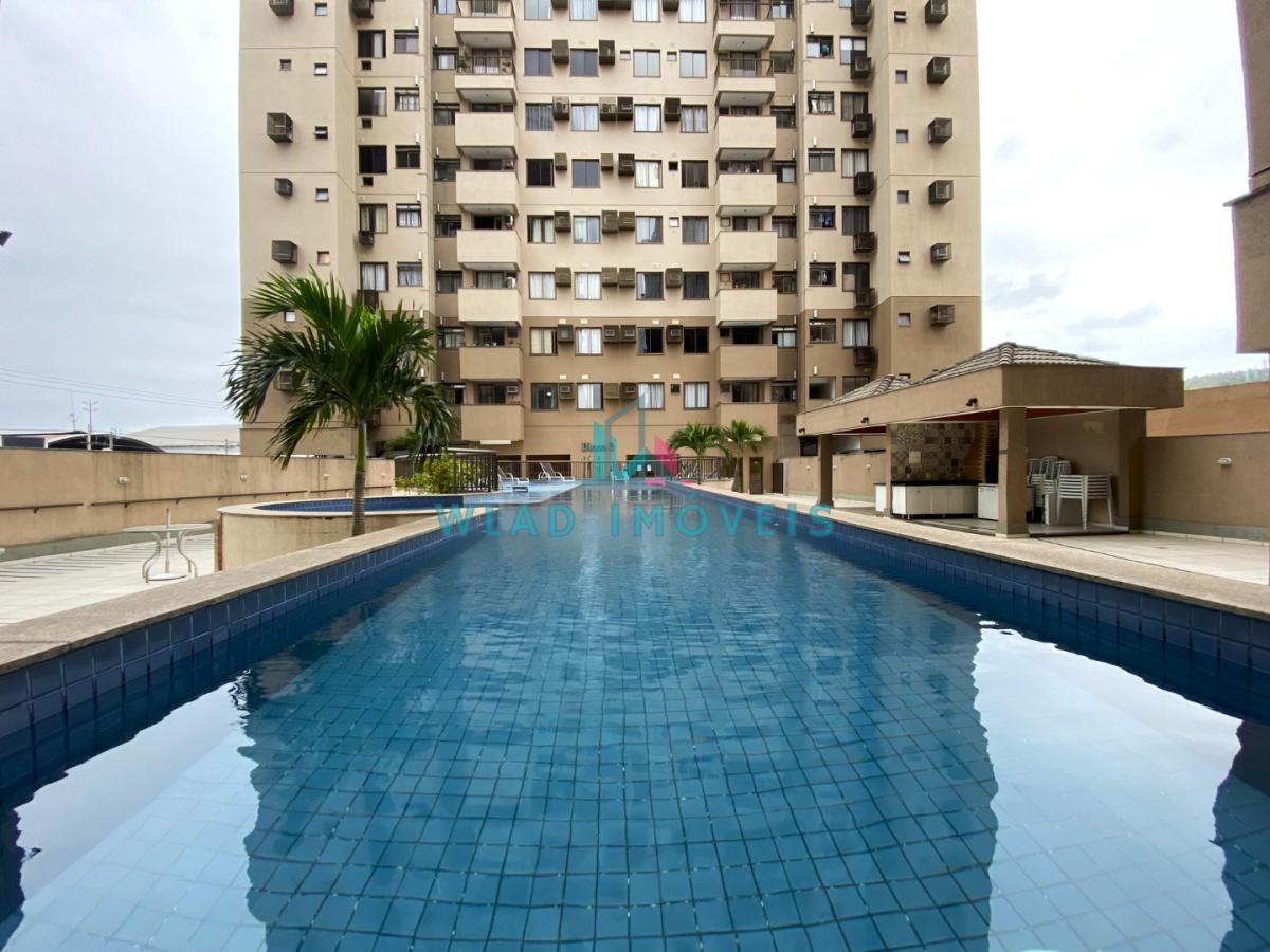 Piscina e churrasqueira