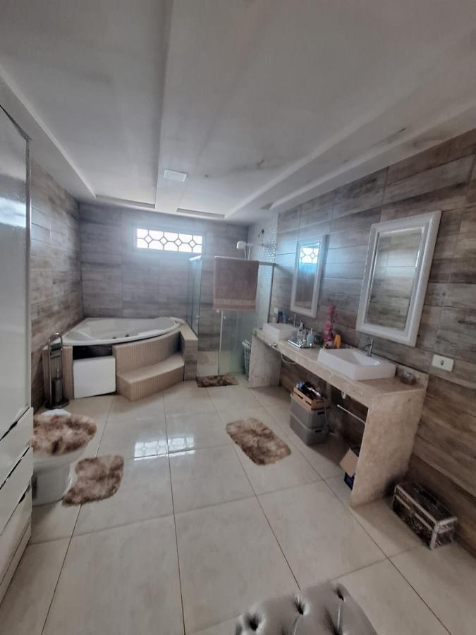 CLOSET COM JACUZZI