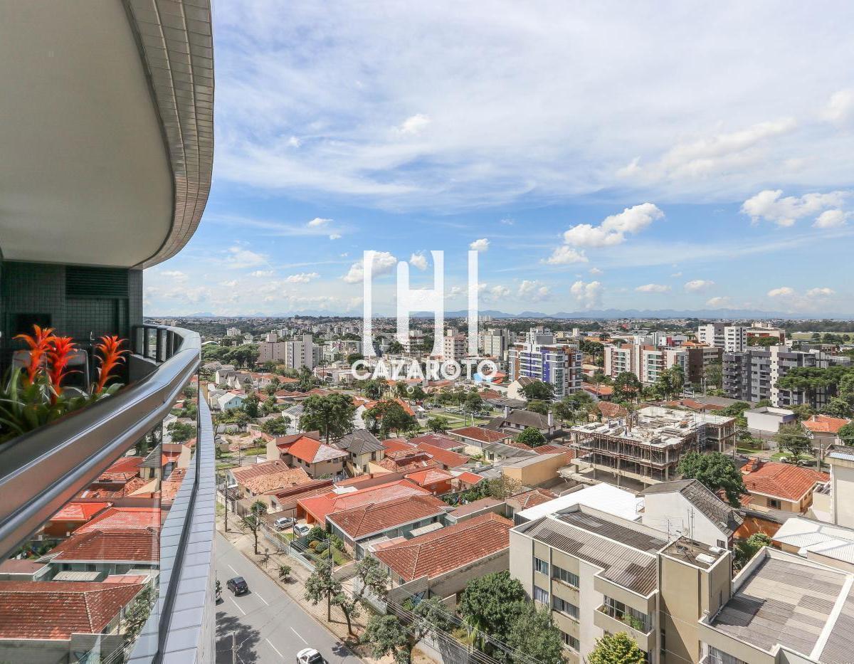 APARTAMENTO PARA VENDA naRua Canad no Bairro Cabral emCuritiba / PR com3 dormitrios, 1 sute, 3 banheiros, 2 vagas e rea privaitva de109,86 m