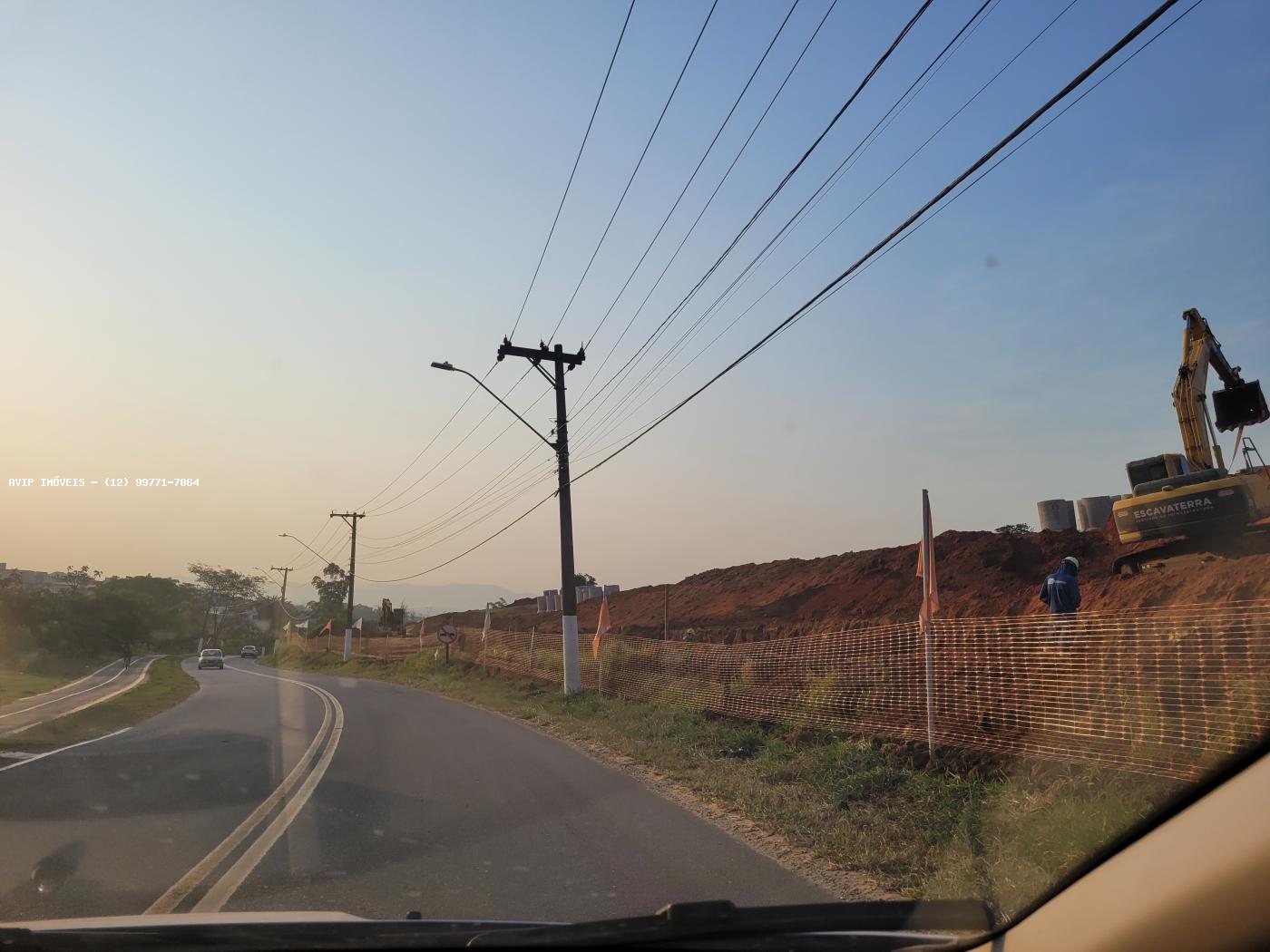 loteamento fica acima da avenida principal