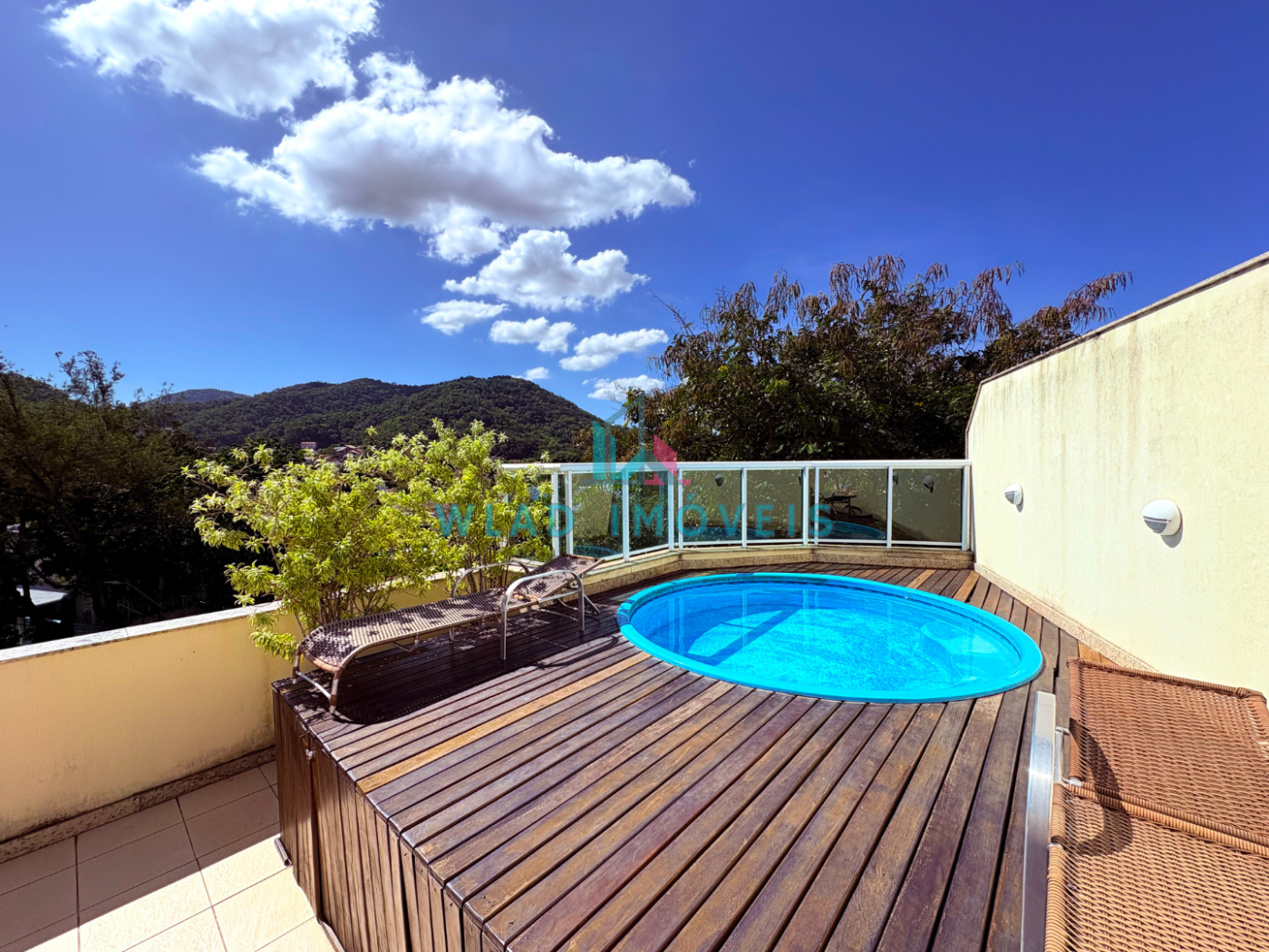 Piscina do Condomnio