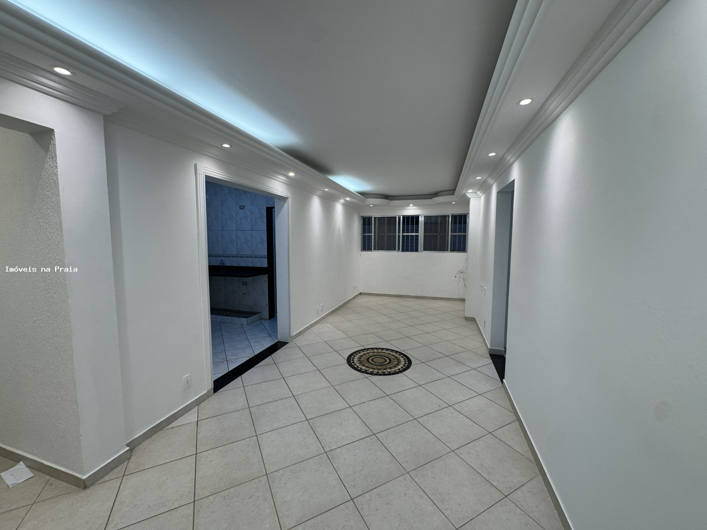 Apartamento de Praia para Venda, em Praia Grande, bairro Vila Guilhermina, 2 dormitórios, 2 banheiros, 1 vaga