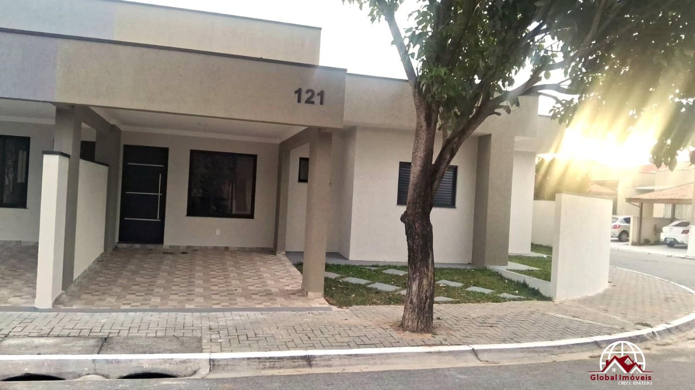 Casa em Condomínio