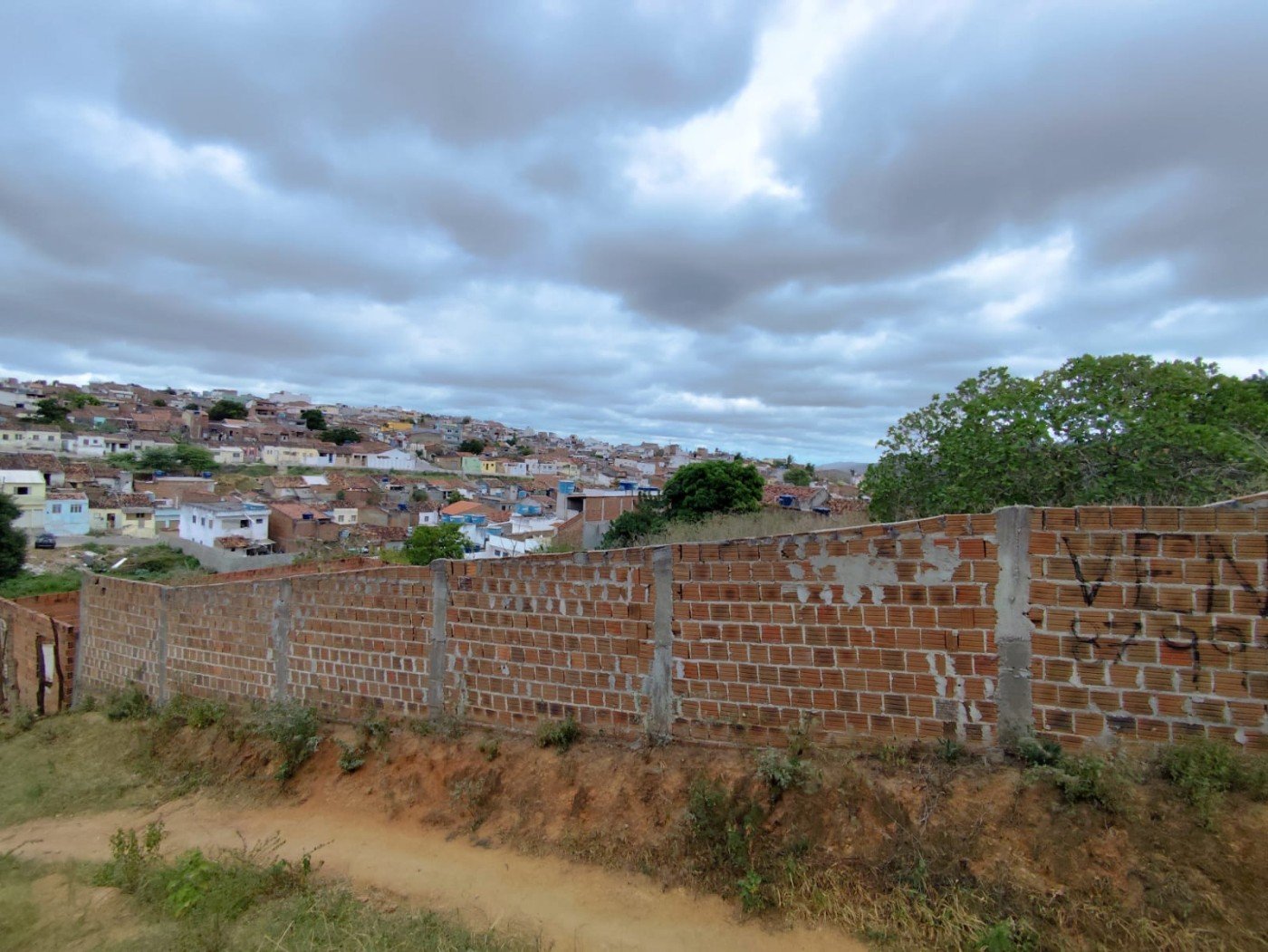 FRENTE DO TERRENO