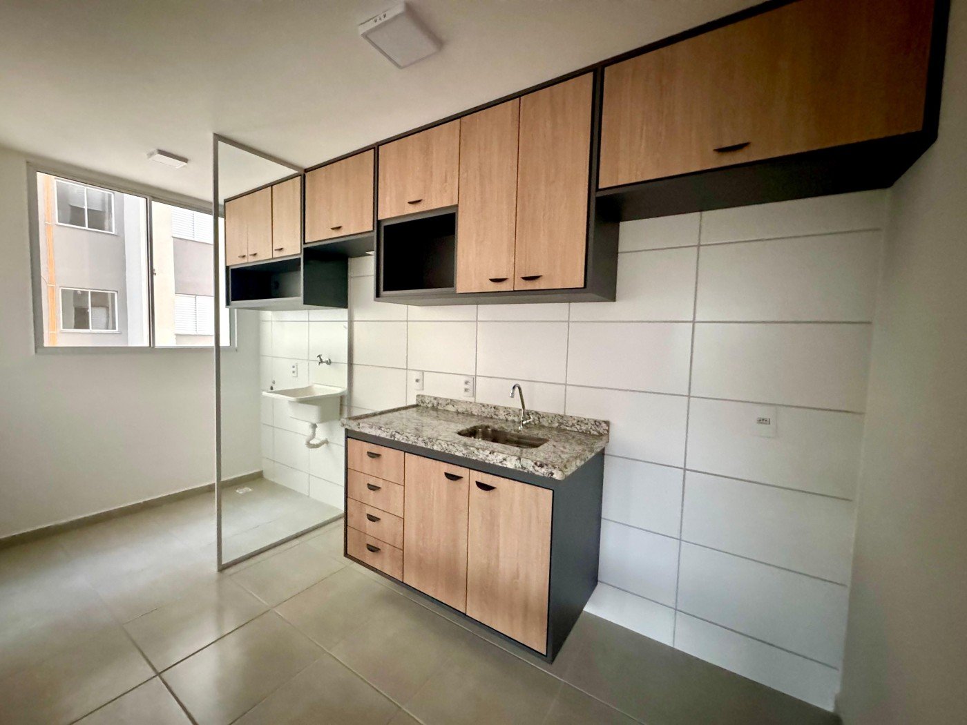 Apartamento para Locação, em Extrema, bairro Pires, 2 dormitórios, 2 banheiros, 1 vaga