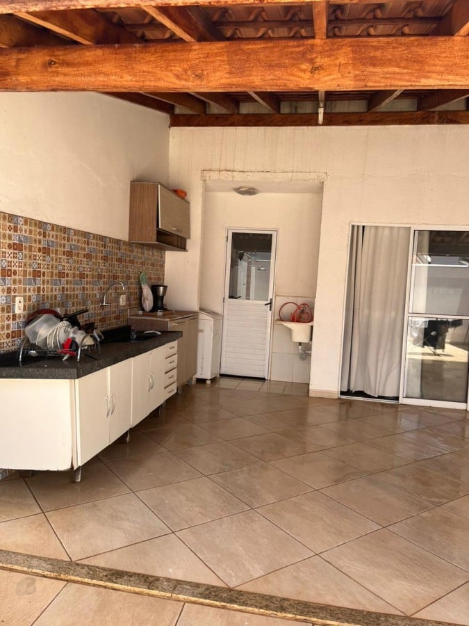 Casa para Venda, em Araçatuba, bairro Aeroporto, 2 dormitórios, 1 banheiro, 2 vagas