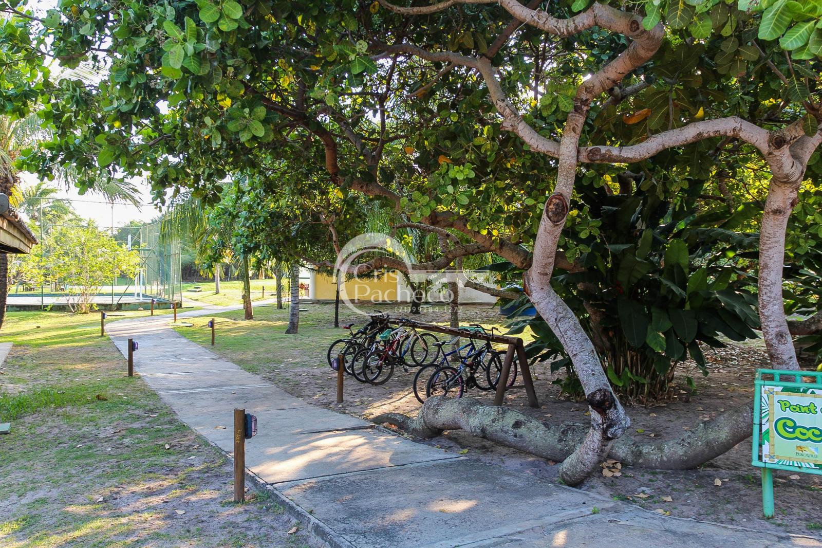 BICICLETÁRIO/ÁREA VERDE