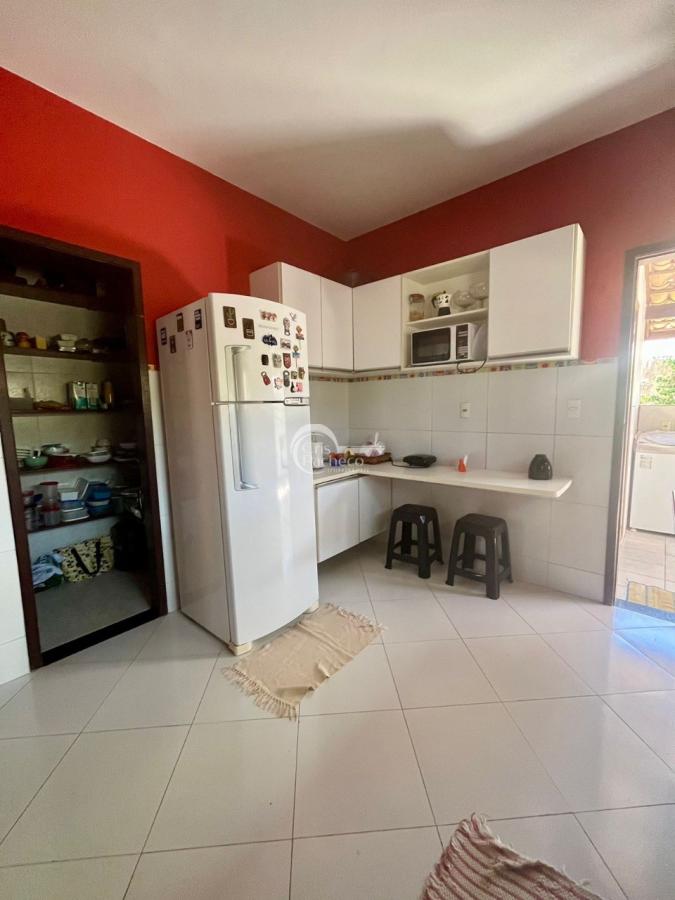 Cozinha com ármarios