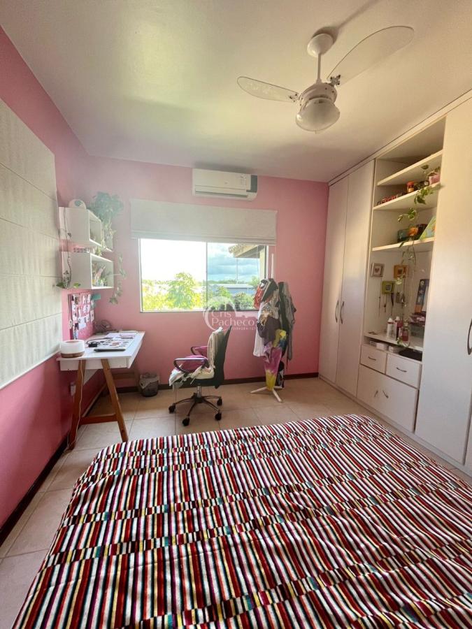Quarto 2 com banheiro privativo