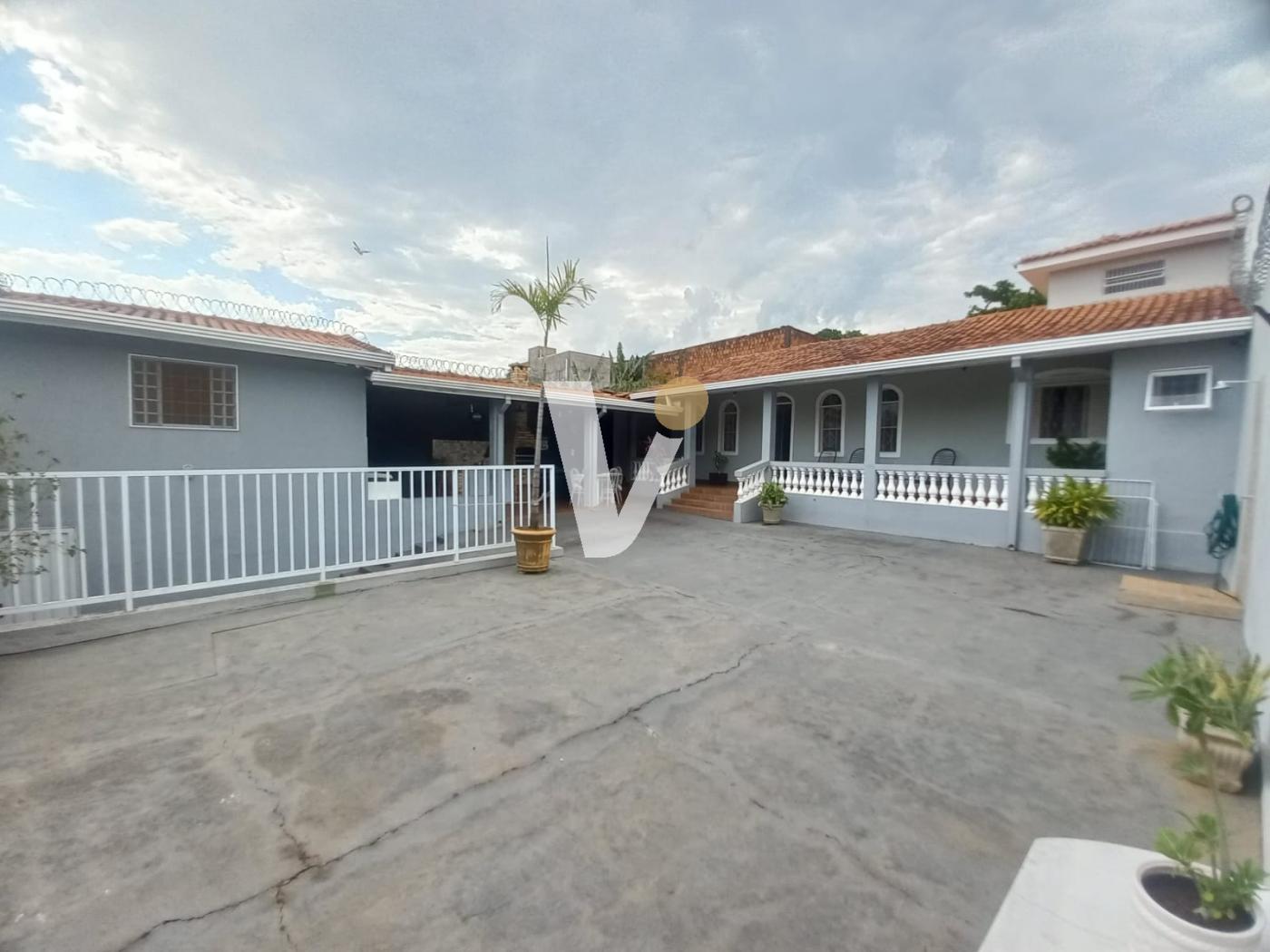 CASA FRONTAL