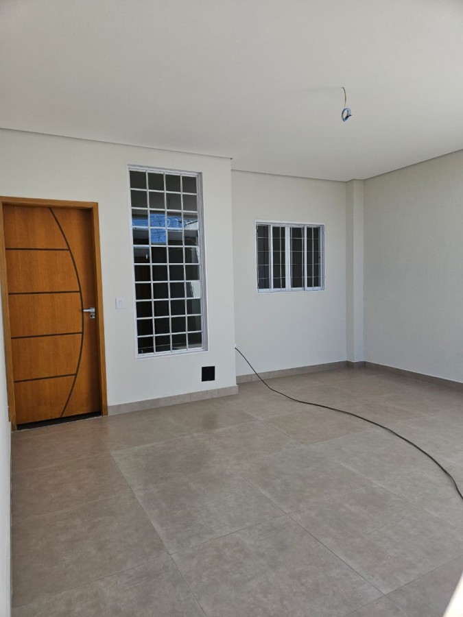 Casa para Venda, em , bairro Jardim Ipanema, 2 dormit�rios, 2 banheiros, 1 su�te, 2 vagas