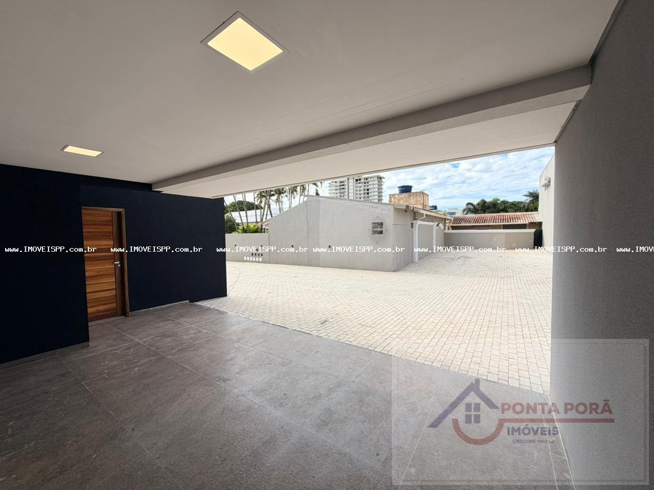 Garagem coberta
