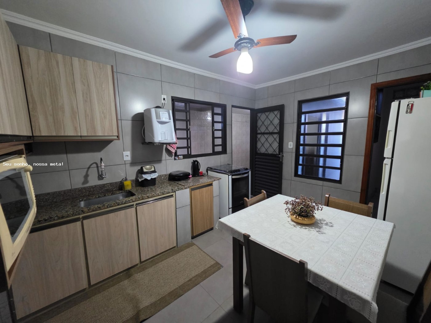 Casa 3 dormit�rios