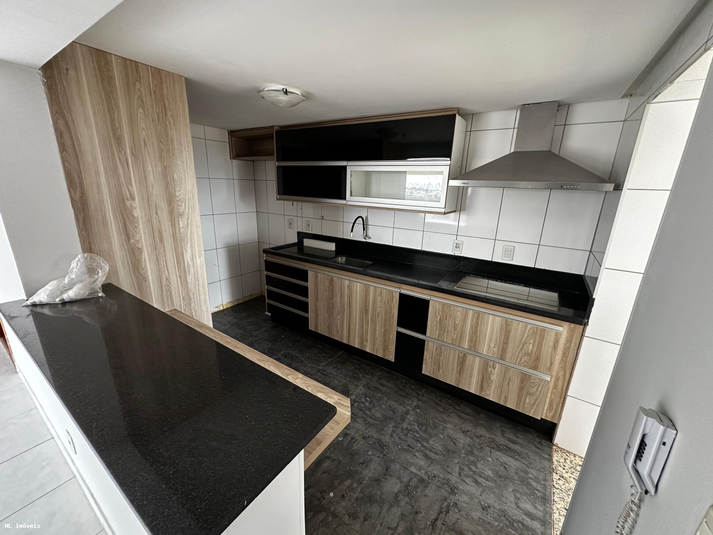 Apartamento para Venda, em Goi�nia, bairro Setor Faicalville, 3 dormit�rios, 2 banheiros, 1 su�te, 1 vaga