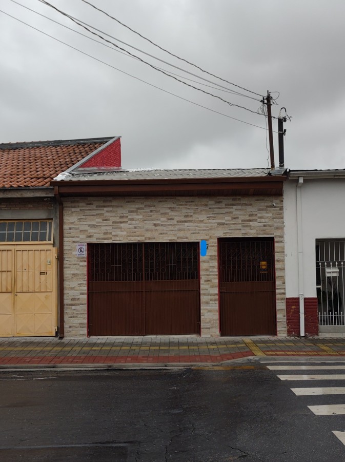 Casa para Loca��o, em Taubat�, bairro Centro, 3 dormit�rios, 2 banheiros, 1 su�te, 1 vaga