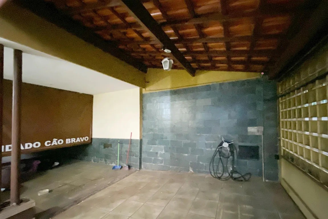 Garagem continua depois do toldo
