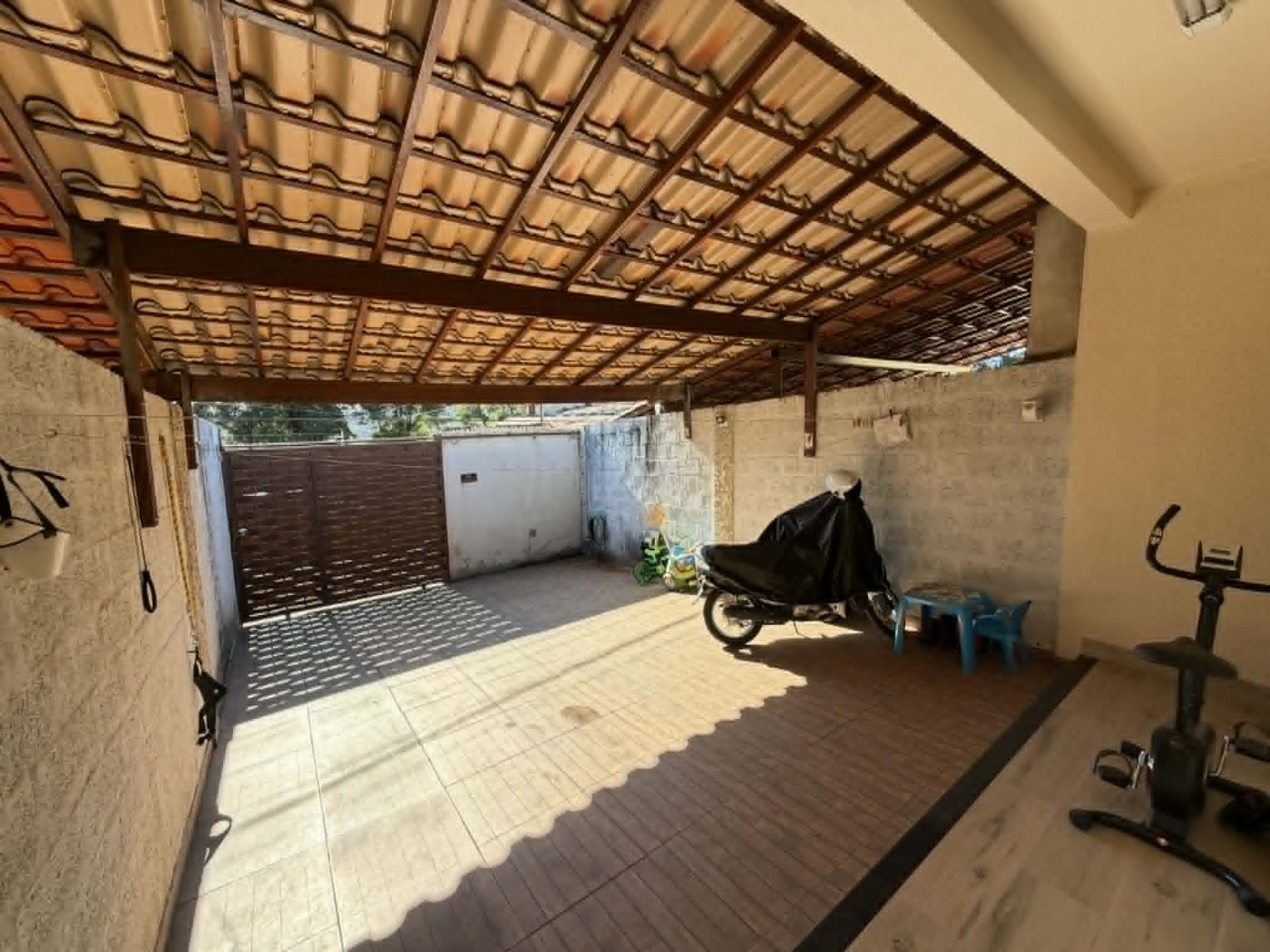 VAGA DE GARAGEM COBERTA