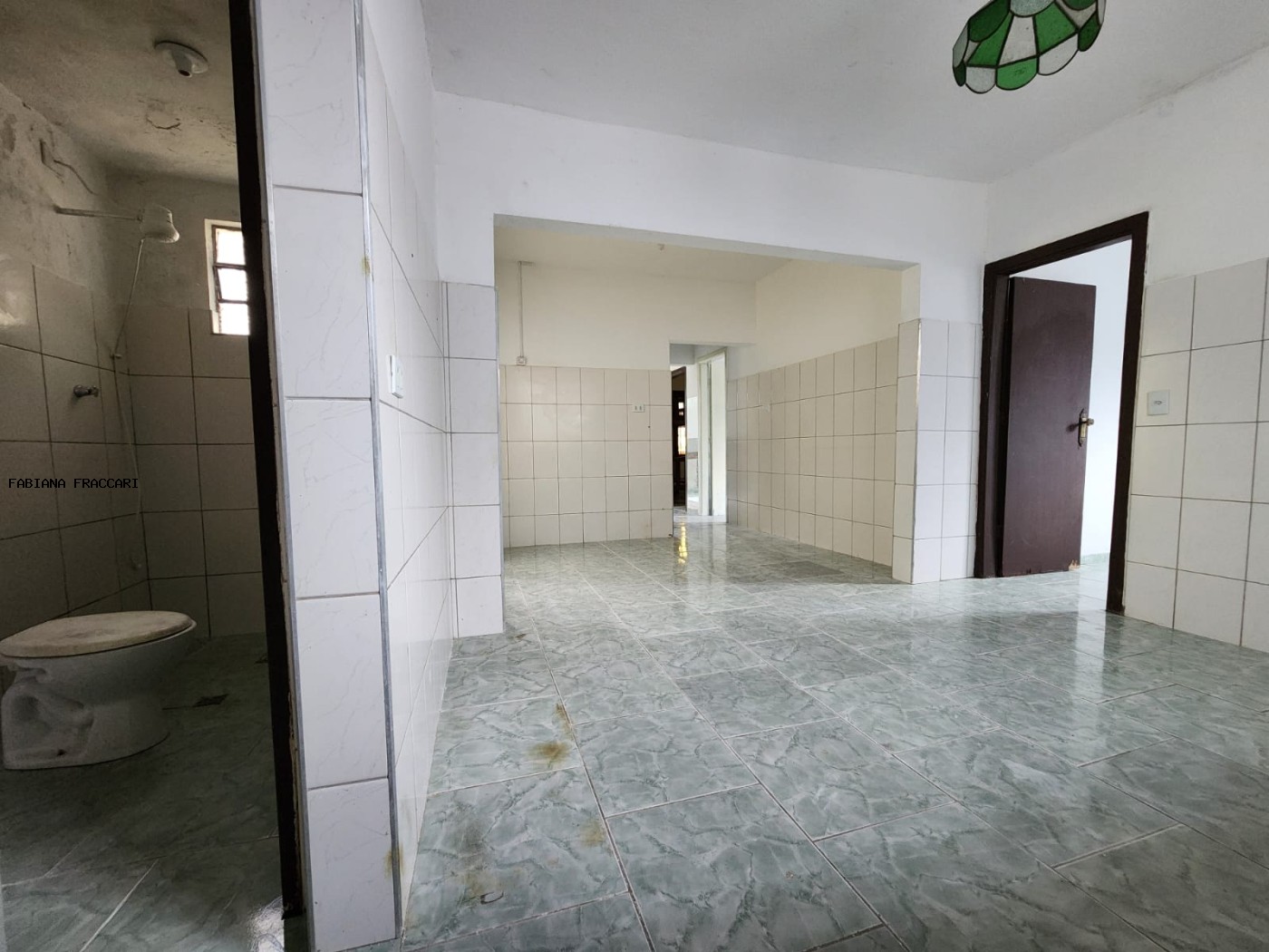 2º banheiro social, cozinha e copa aos fundos