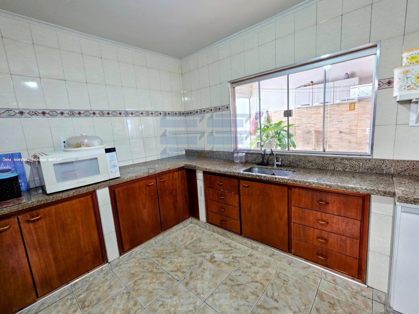 Casa 3 dormit�rios