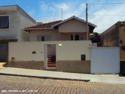 Casa para Venda, em So Jos do Rio Pardo, bairro Vila Pereira, 3 dormitrios, 1 banheiro, 1 sute, 1 vaga