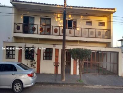 Sobrado para Venda, em Araguari, bairro Industrial, 4 dormitórios, 5 banheiros, 3 suítes, 3 vagas