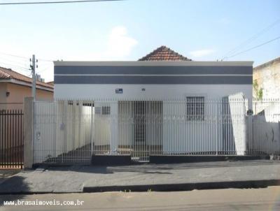 Casa para Venda, em Presidente Prudente, bairro Vila Jesus, 3 dormitórios, 1 banheiro, 2 vagas