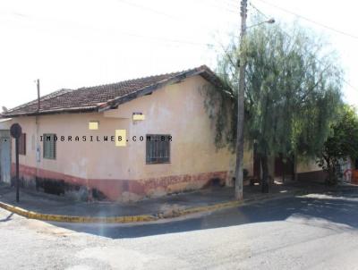 Casa para Venda, em So Jos do Rio Pardo, bairro Vila Maschietto, 3 dormitrios, 2 banheiros, 2 vagas