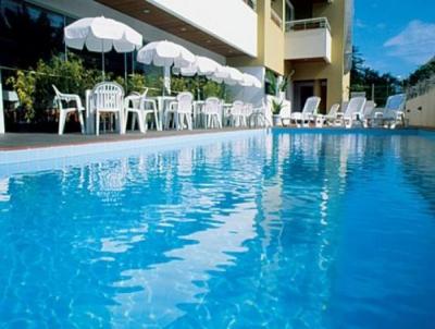 Hotel para Temporada, em Florianpolis, bairro Cachoeira do Bom Jesus, 1 dormitrio, 1 banheiro, 1 vaga