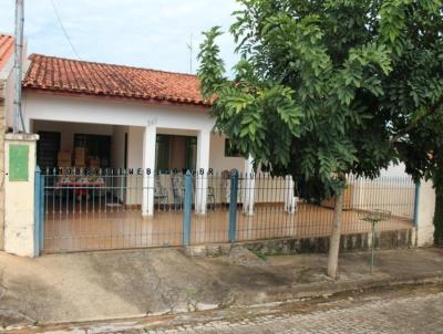 Casa para Venda, em Tapiratiba, bairro Santa Deolinda, 3 dormitrios, 2 banheiros, 2 vagas