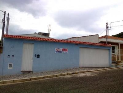 Casa para Venda, em Poços de Caldas, bairro Jardim São Jorge, 3 dormitórios, 2 banheiros, 1 suíte, 2 vagas