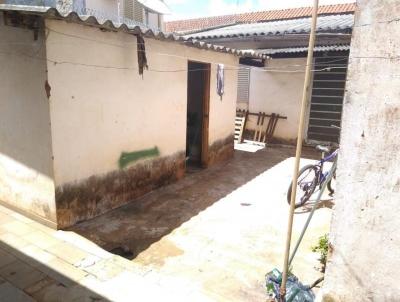 Casa para Venda, em Jaboticabal, bairro CENTRO, 4 dormitrios, 2 banheiros, 1 sute, 2 vagas