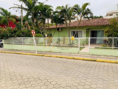 Casa para Temporada, em Bombinhas, bairro Centro, 3 dormitórios, 2 banheiros, 1 suíte, 2 vagas