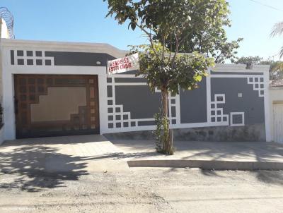 Casa para Venda, em Montes Claros, bairro JARDIM LIBERDADE, 3 dormitrios, 2 banheiros, 1 sute, 2 vagas