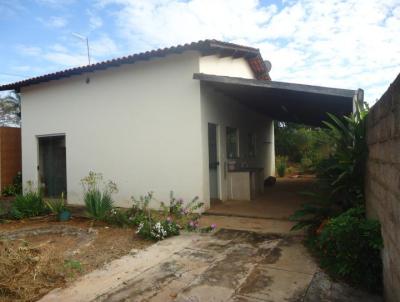 Casa para Venda, em Araguari, bairro Miranda, 3 dormitórios, 2 banheiros, 1 suíte, 8 vagas