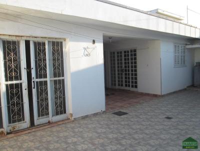 Casa para Venda, em Itapetininga, bairro Jardim Itália, 4 dormitórios, 2 banheiros, 1 suíte, 1 vaga