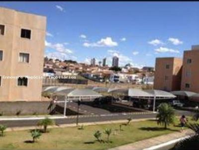 Apartamento para Venda, em Araguari, bairro Centro, 3 dormitórios, 2 banheiros, 1 suíte, 1 vaga