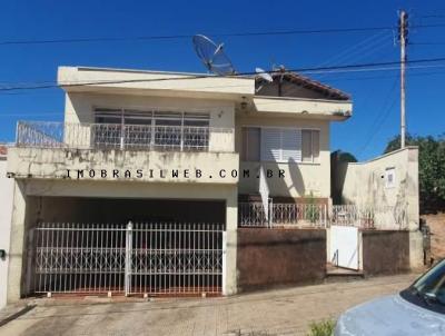 Casa para Venda, em So Jos do Rio Pardo, bairro Santo Antnio, 3 dormitrios, 1 banheiro, 1 vaga