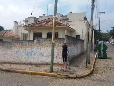 Casa para Venda, em Cachoeira do Sul, bairro Centro, 3 dormitórios, 2 banheiros, 1 vaga