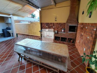 Casa para Venda, em Piracicaba, bairro Vila Independncia, 3 dormitrios, 2 banheiros, 8 vagas