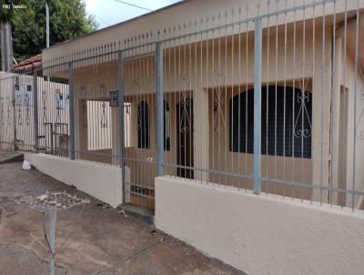 Casa para Venda, em Ourinhos, bairro Vila Boa Esperança, 3 dormitórios, 1 banheiro, 2 vagas