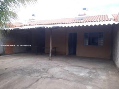 Casa para Venda, em Araguari, bairro Ipê, 2 dormitórios, 1 banheiro, 2 vagas